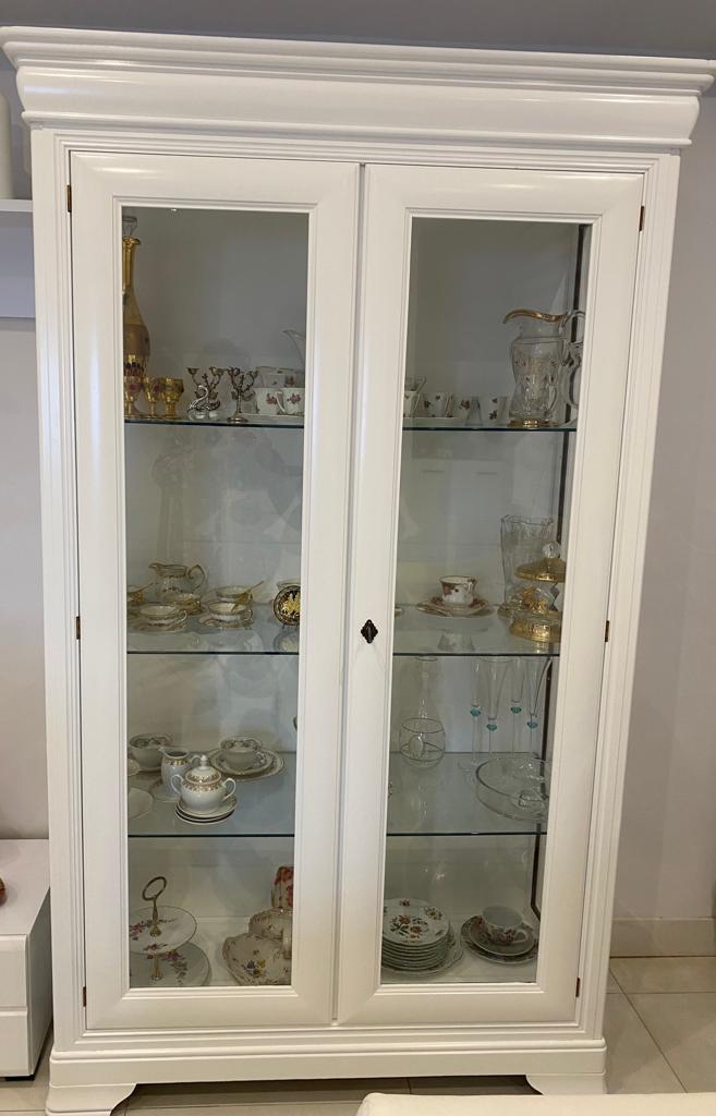 Mueble de cristal