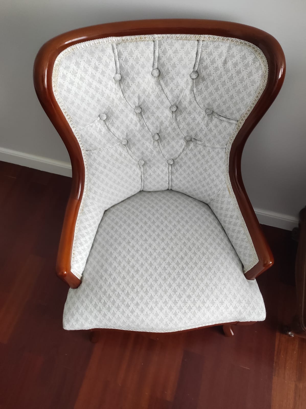 Restauración de silla antigua