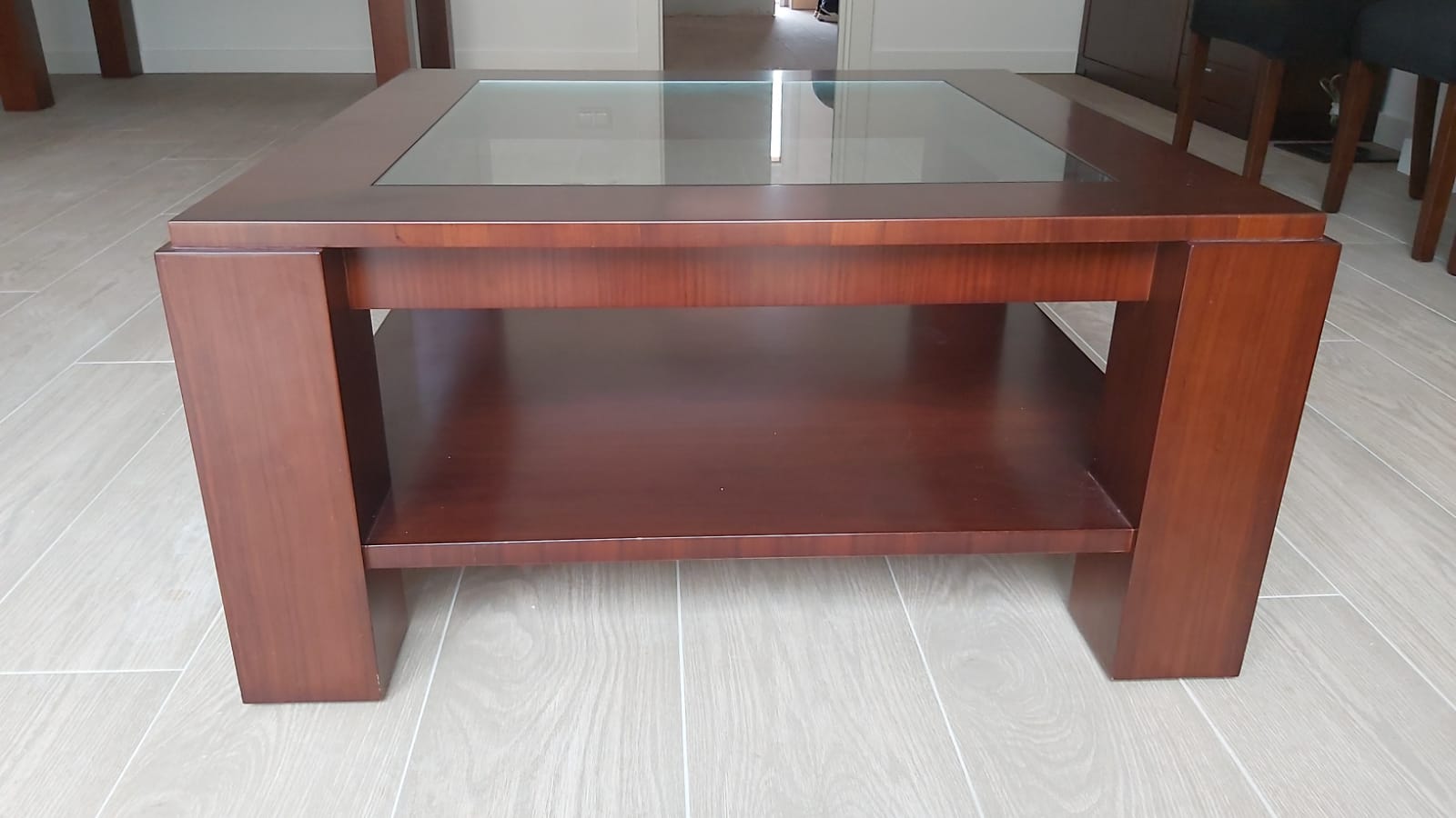 Mesa moderna